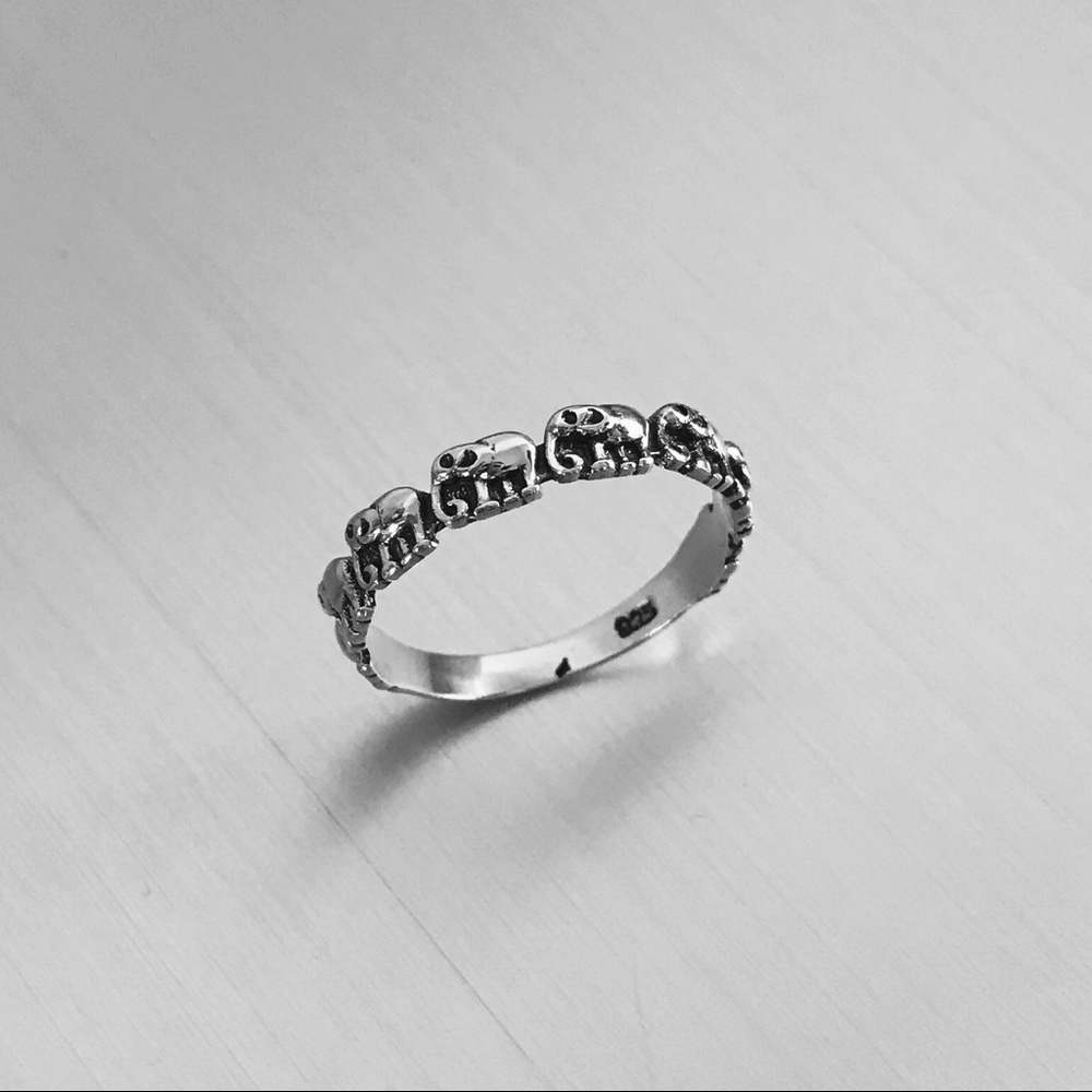 Newsterling Silver Tiny Elephant Ring - image 7